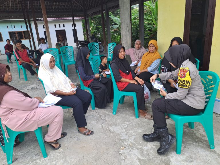 Srikandi Polsek Belitang I Dampingi Petani: Brigadir Tri Novia Perkuat Ketahanan Pangan Bersama Ibu-ibu KWT