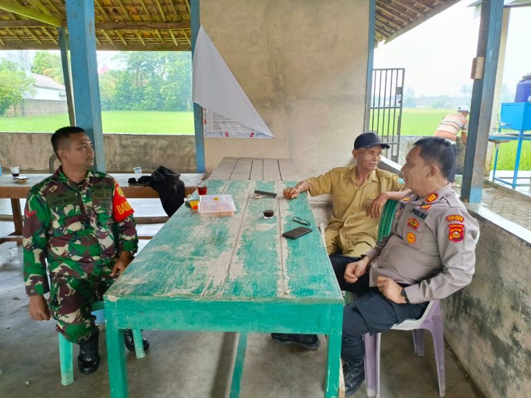 Kapolsek Belitang I ‘Dekat di Hati Rakyat’: Sambangi Desa Sukarami, Ajak Warga Jaga Kamtibmas Bersama
