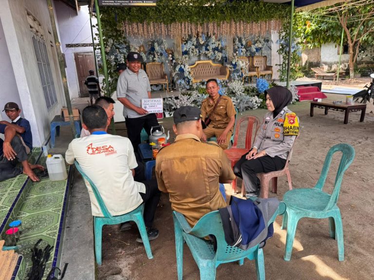 Brigadir Polwan Cantik Sambangi Warga Karang Kemiri, Sampaikan Pesan Kamtibmas Penting